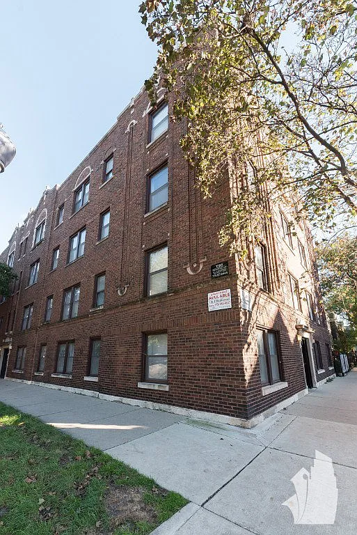 Building Photo - 1249 W Henderson St #33233