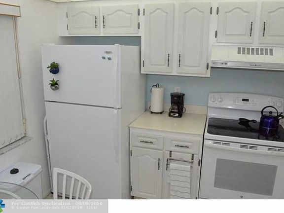 4th image of 1203 Bahama Bnd APT B2