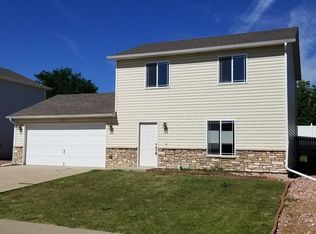 2833 40th Avenue Ct, Greeley, CO 80634
