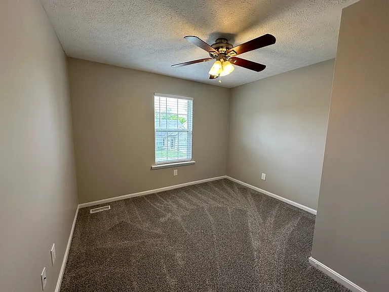 3929 Pinoak View Ct — Photo 20