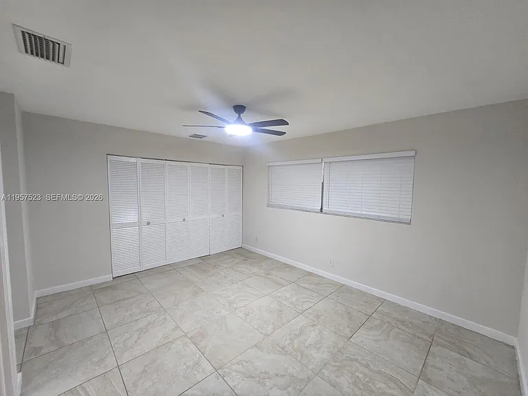 5151 W Oakland Park Blvd #303 — Photo 5