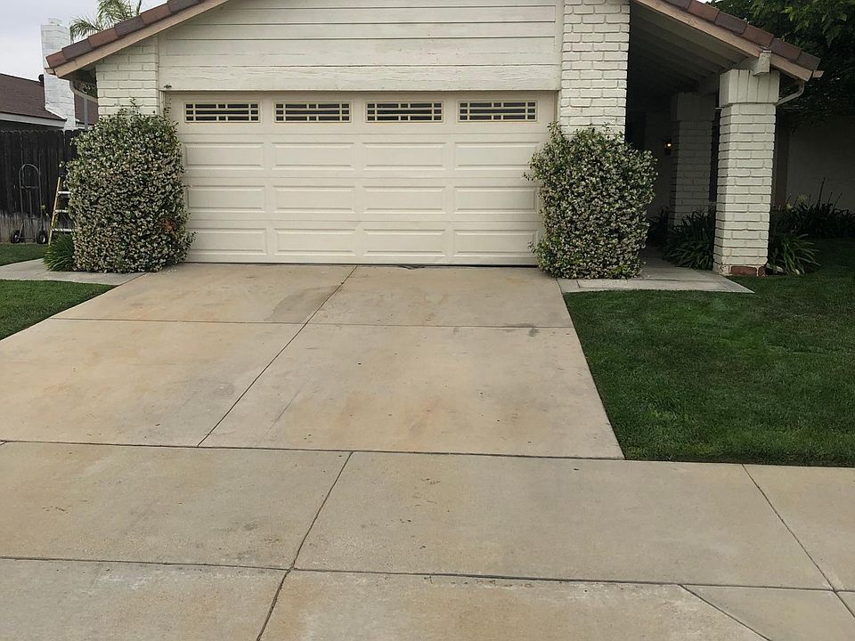 2nd image of 29903 Woodstock Pl
