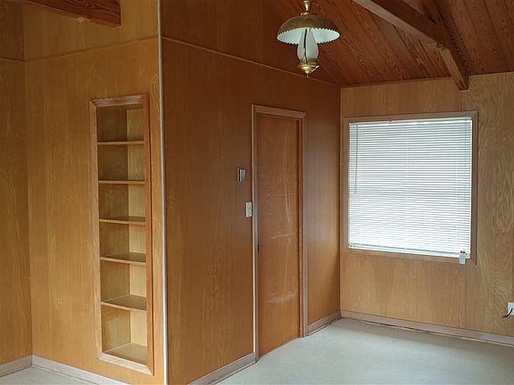 5th image of 406 Crestview Dr