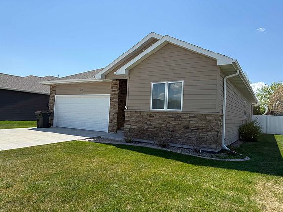 2nd image of 3512 HUMMINGBIRD DR