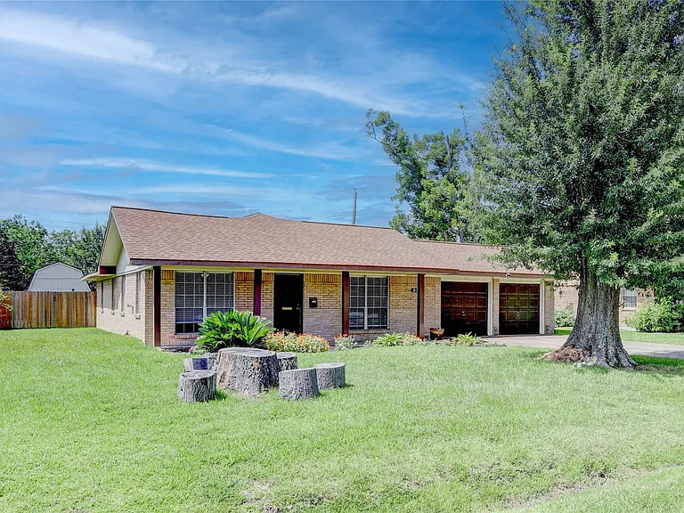 9207 Colleen Rd — Photo 3