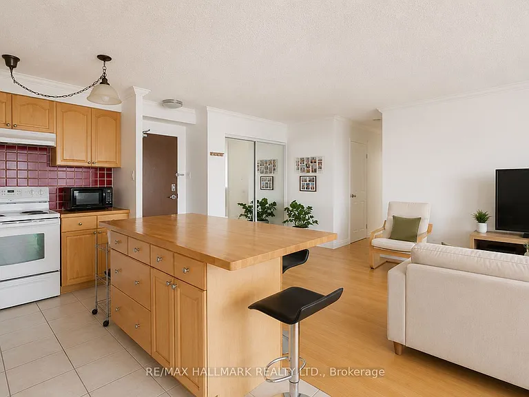 135 Marlee Ave #1103 — Photo 5