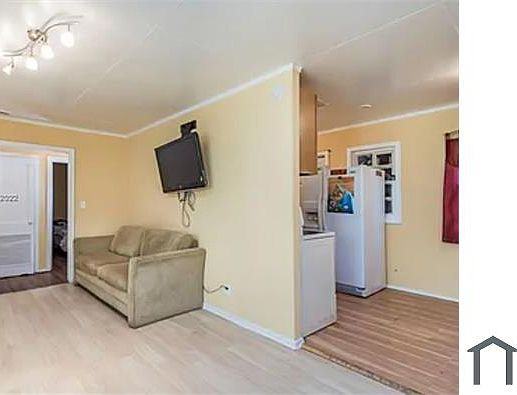 1st image of 4215 Greenwood Ave