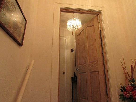 3rd image of 8135 S Paxton Ave
