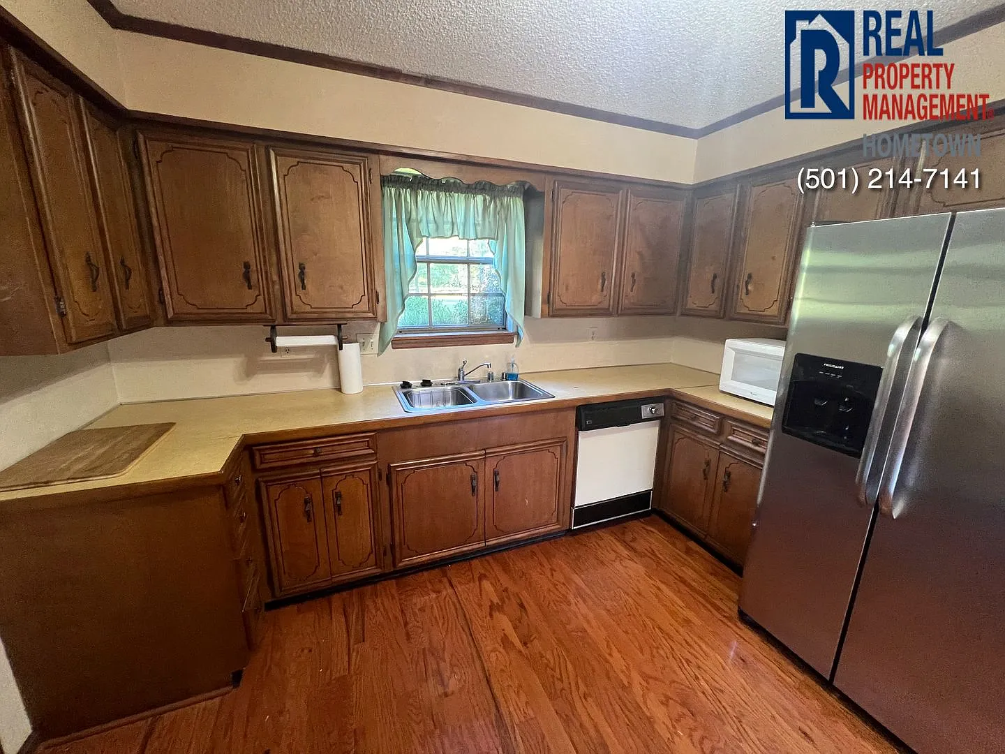 Gorgeous 4-Bedroom 3-Bath Home For Rent in Bryant! — Photo 3