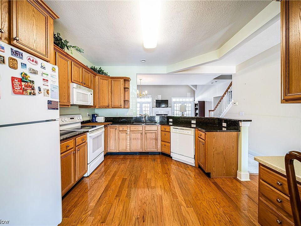 390 Rosebury Ct 52, Mayfield Heights, OH 44124 Zillow