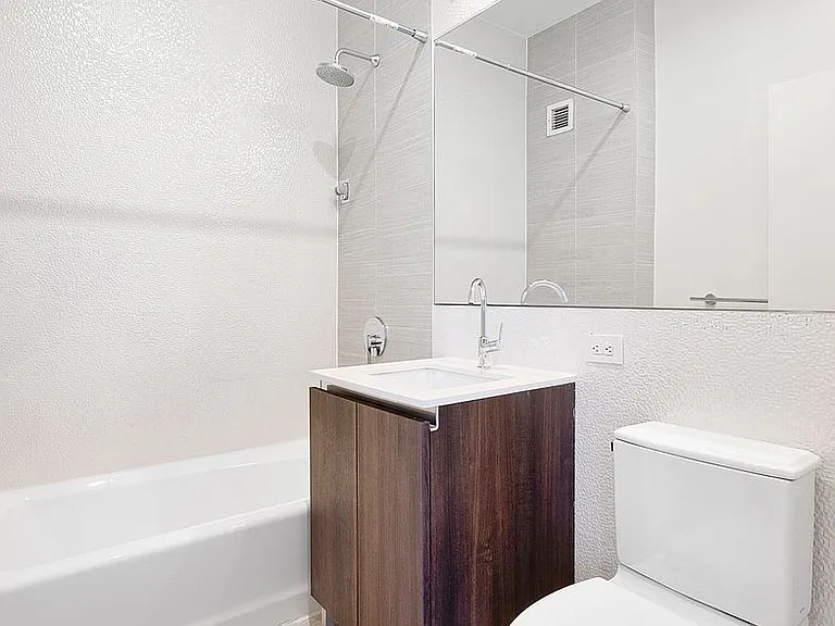 15 Park Row #4A — Photo 5