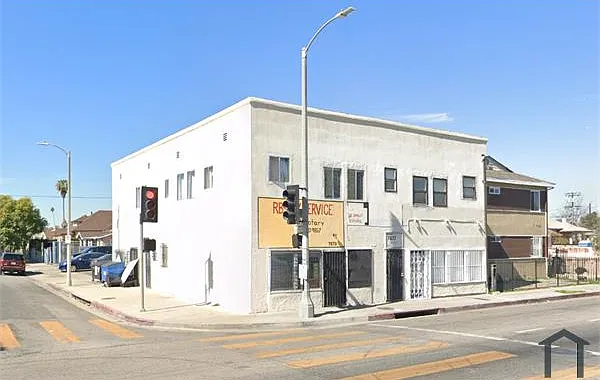 7675 S San Pedro St — Photo 1