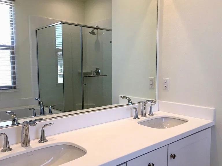 112 Breakwater — Photo 12