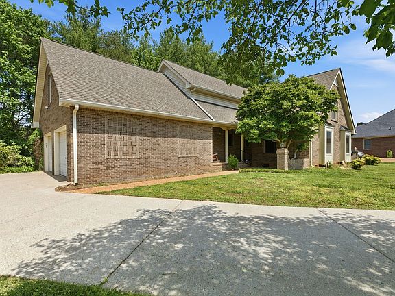 3rd image of 252 Newcastle Dr
