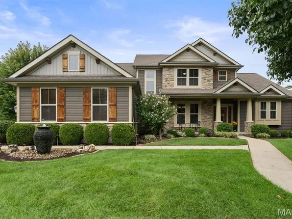 12531 Ridgefield Dr, Saint Louis, MO 63131