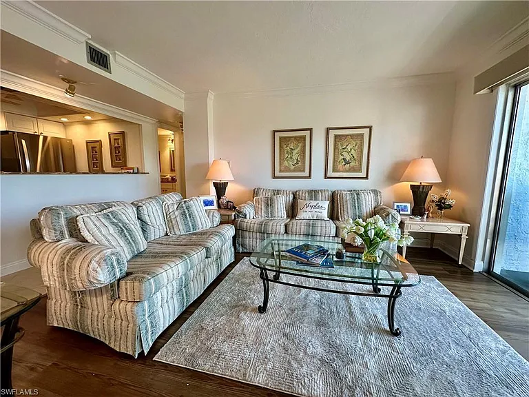 555 Park Shore Dr #B-403 — Photo 10