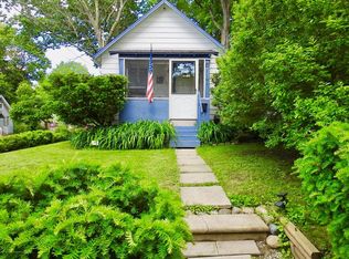 1101 Dakin St, Lansing, MI 48912