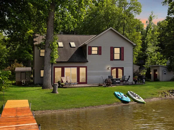 4461 Cordley Lake Rd, Pinckney, MI 48169