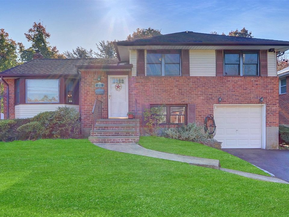 1st image of 2572 Iris Lane