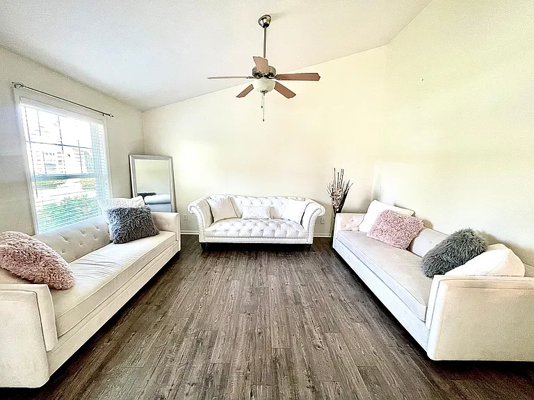 3524 Durham Ln — Photo 4