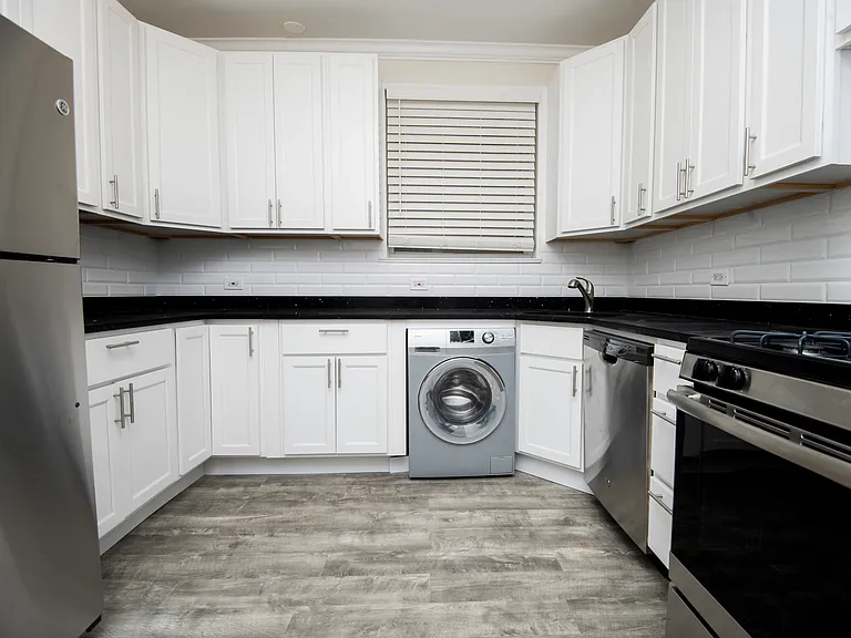 331 Kedzie St #2 — Photo 2