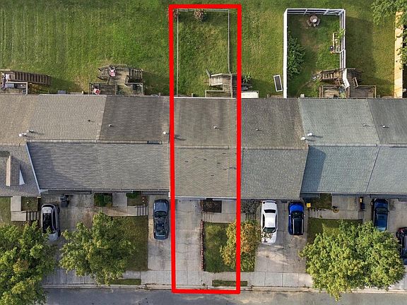 3rd image of 325 Charring Cross Dr