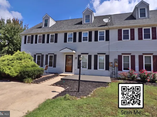102 Garrett Cir, Ephrata, PA 17522