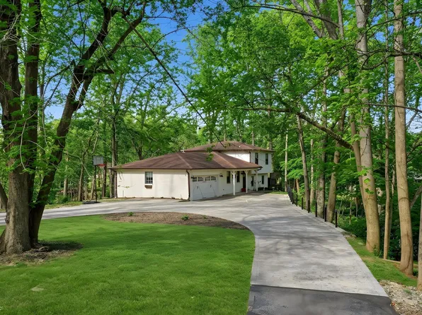 7476 S Susan Ln, Trafalgar, IN 46181