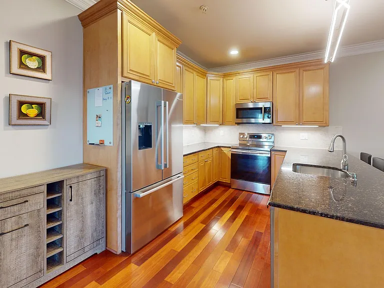 315 12th St NE #103 — Photo 8
