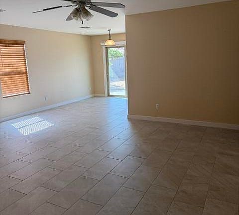 5th image of 1006 S Slater Cir