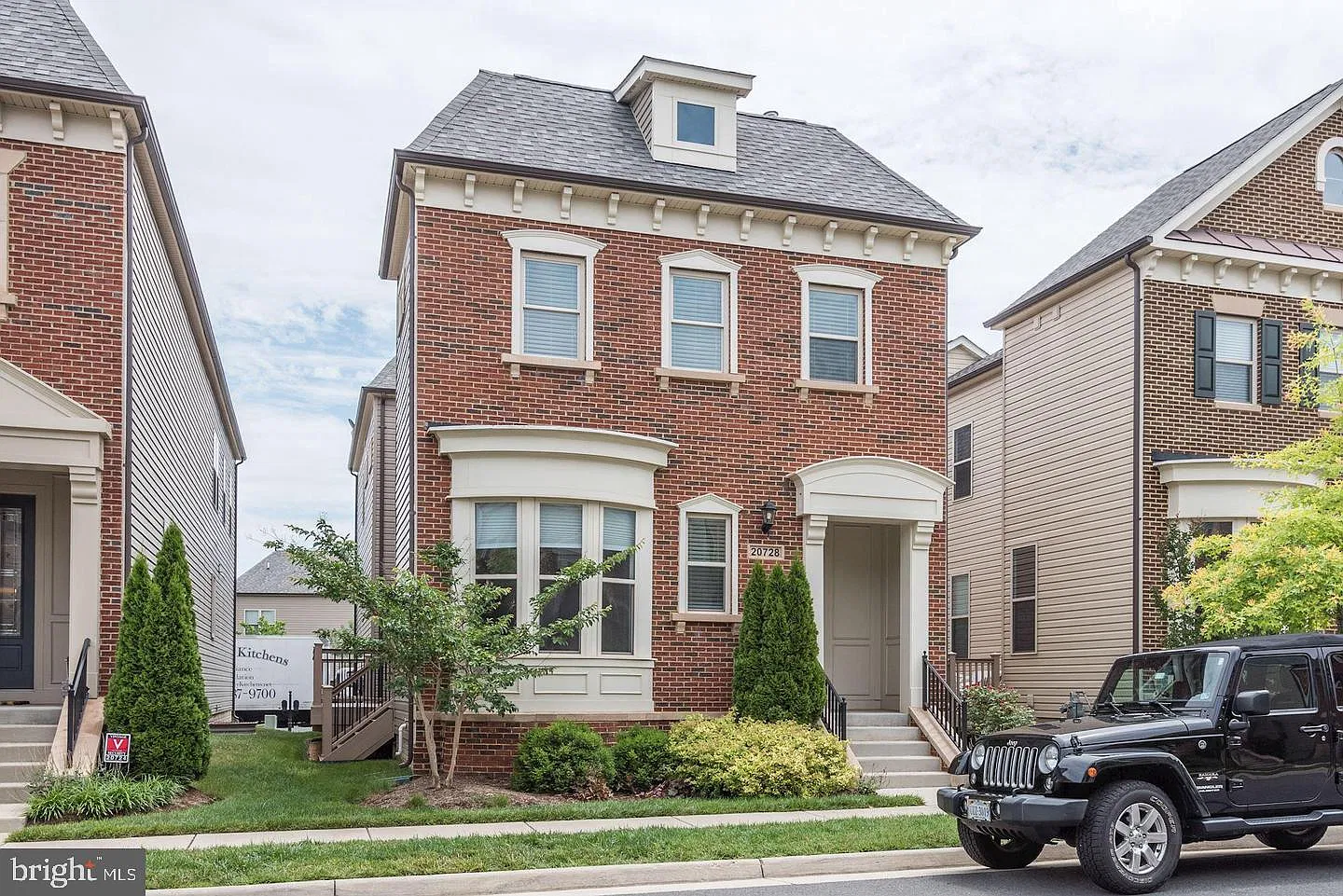 4 bed, 3.5 bath, 3456 sqft, $4,200 — Photo 1