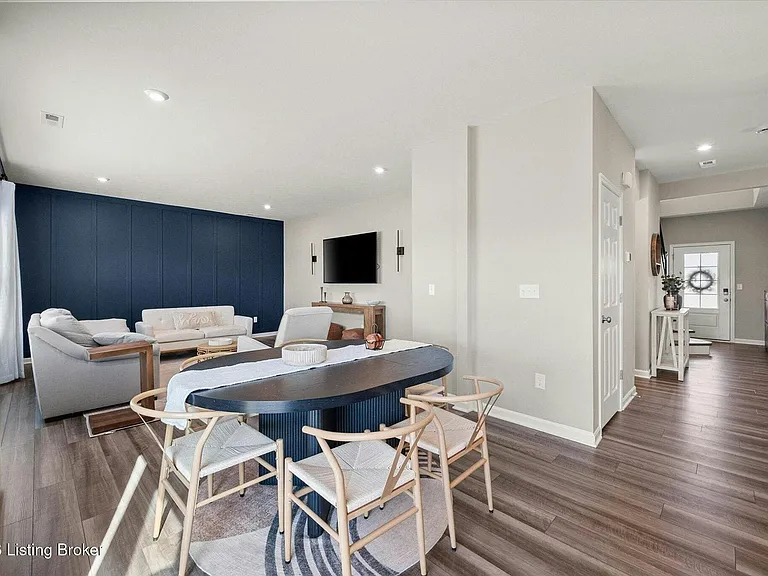 11118 Compass Ave — Photo 2