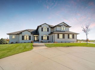 27251 Regal Ct, Sioux Falls, SD 57108