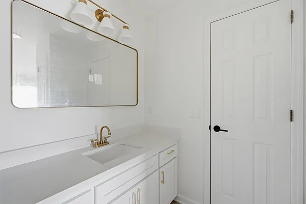 470 S Main St #203 — Photo 16