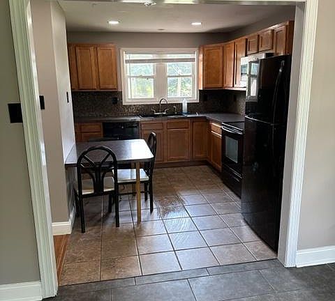 2nd image of 4784 Dupont Pkwy #2