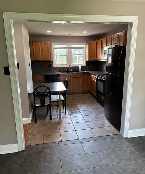 4784 Dupont Pkwy #2 — Photo 2