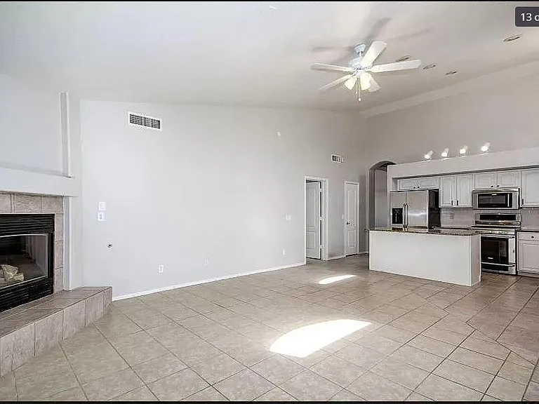 12715 W Cambridge Ave — Photo 8