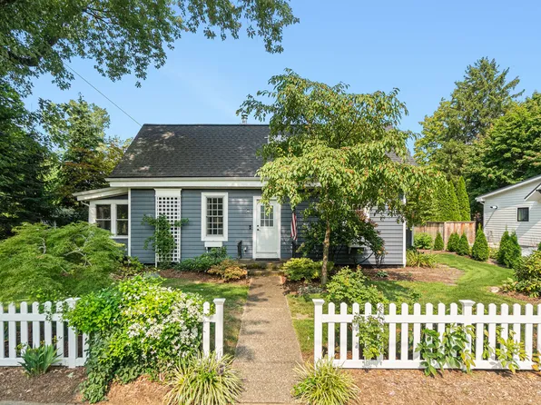 810 Allegan St, Saugatuck, MI 49453