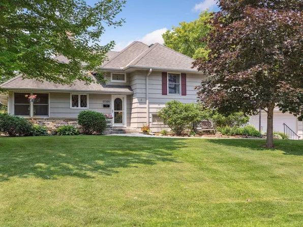 11520 Oakvale Rd N, Minnetonka, MN 55305