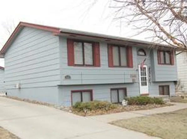 3607 E 42nd St, Des Moines, IA 50317