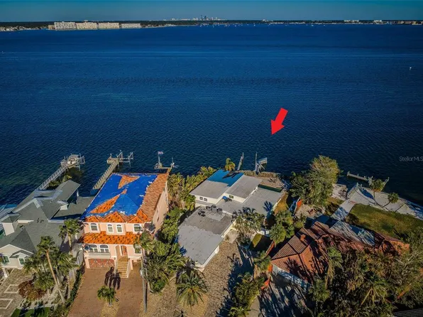 902 Boca Ciega Isle Dr, Saint Pete Beach, FL 33706