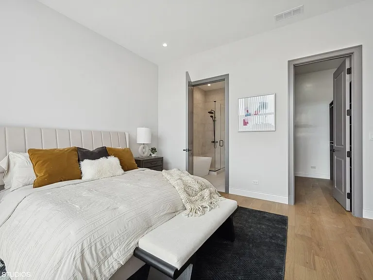3739 N Clifton Ave #2 — Photo 5