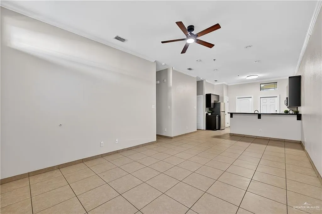 2 bed, 2.0 bath, 1030 sqft, $1,200 — Photo 2