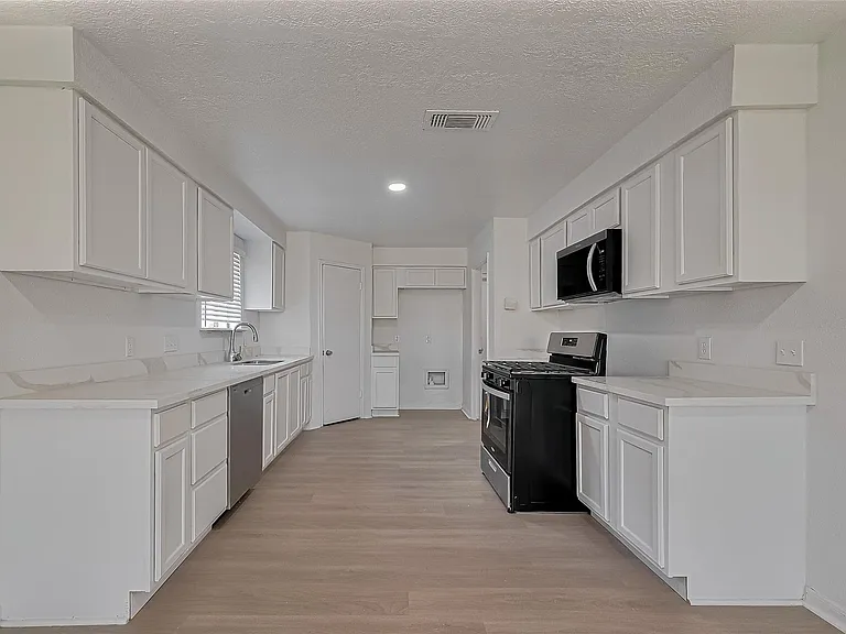 6219 Canada Dr — Photo 14