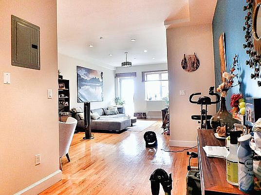 2nd image of 3049 29th St APT 1
