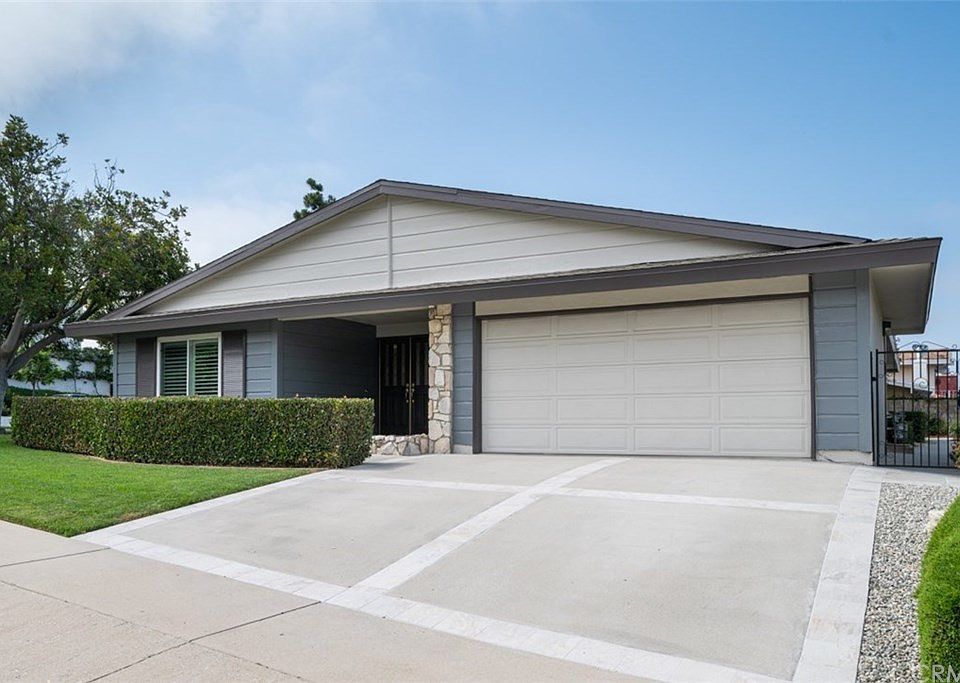 1st image of 27838 Longhill Dr