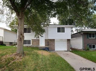 4733 Grassridge Rd, Lincoln, NE 68512