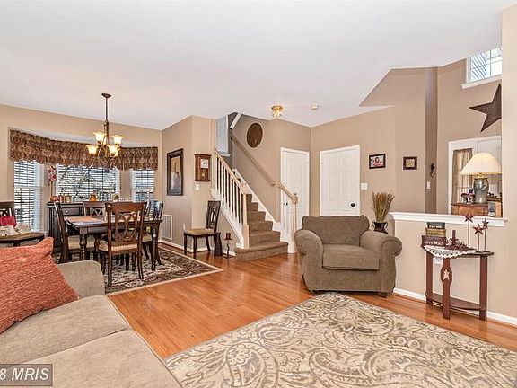 5th image of 6402 Fairbanks Ln