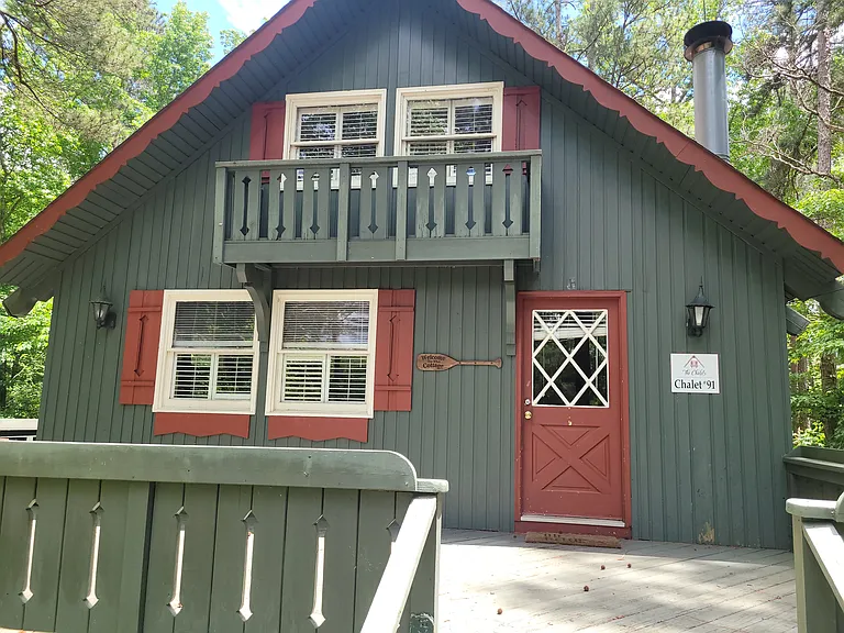 91 Chalet Cir — Photo 2