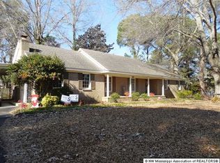 204 Clearview Dr, Senatobia, MS 38668